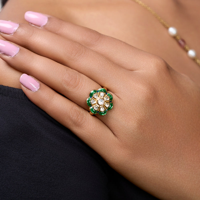 The Verdant Moissanite Band