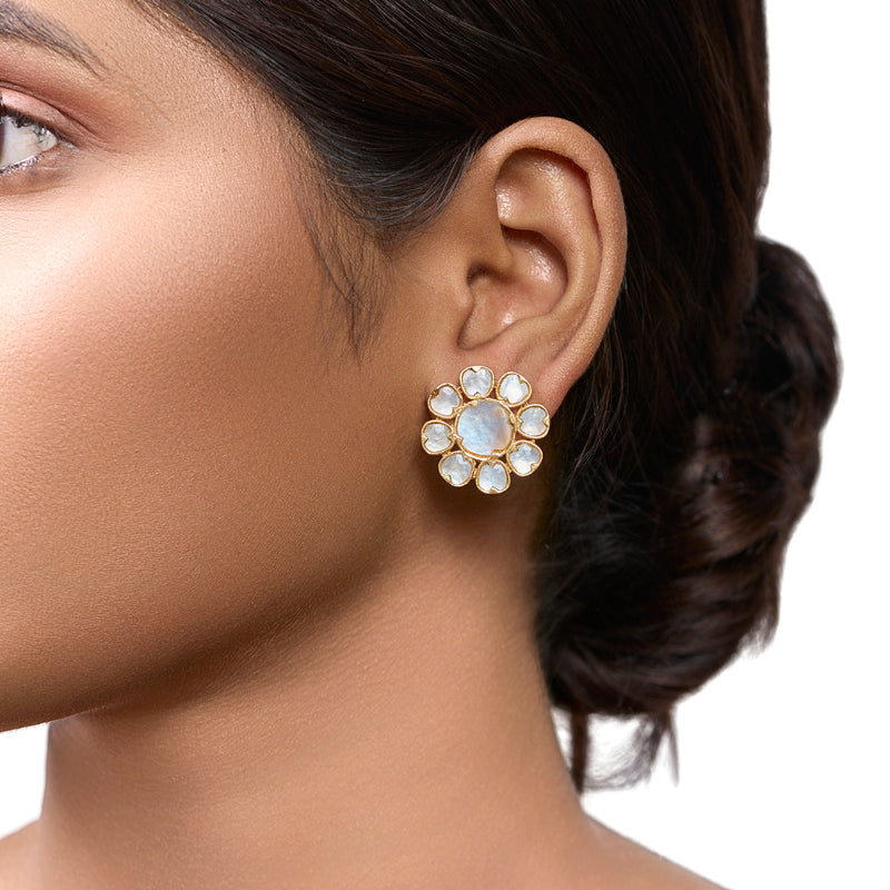 The Iridescent Nacre Studs