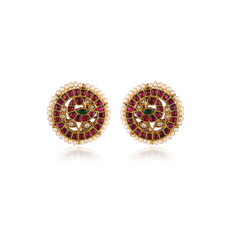 The Kundan Pearl Medallion