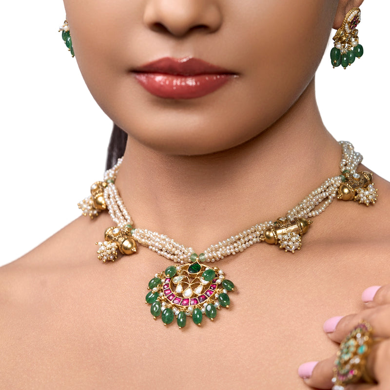 The Crimson Khaka Choker