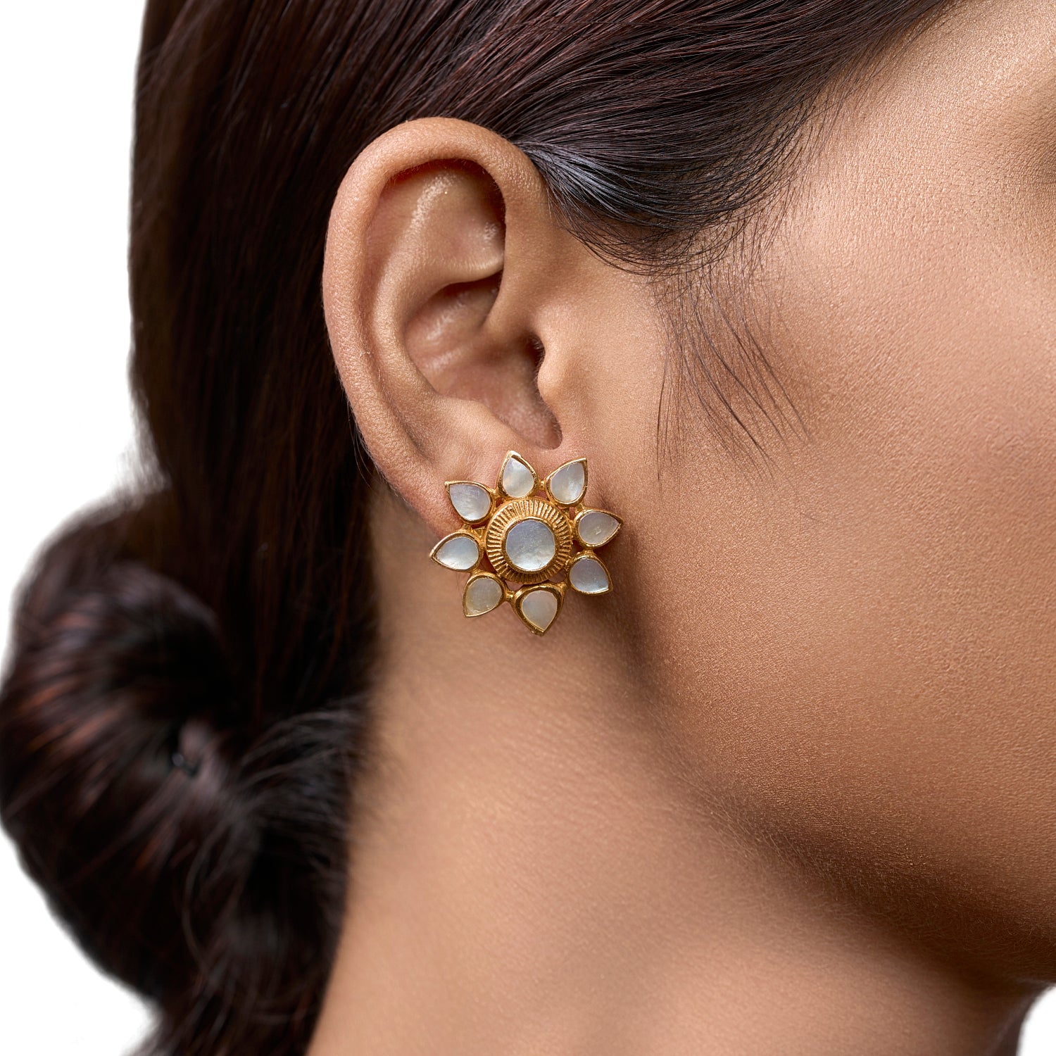 The Opaline Horizon Studs